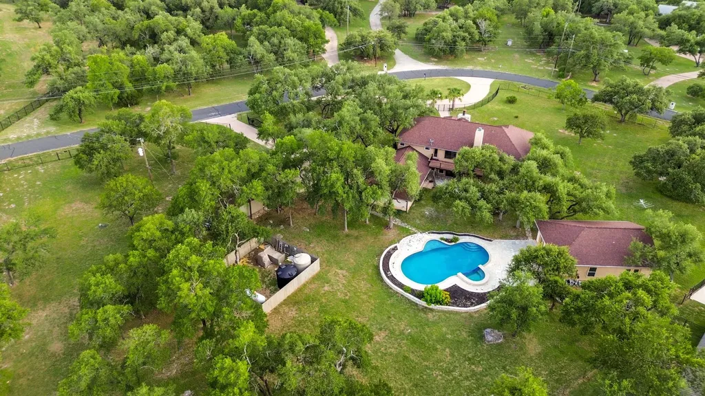 176 Logan Ranch Road Georgetown TX 78628