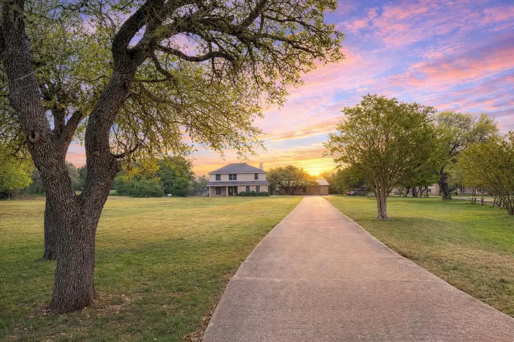 311 Oak Forest Cove Buda TX 78610