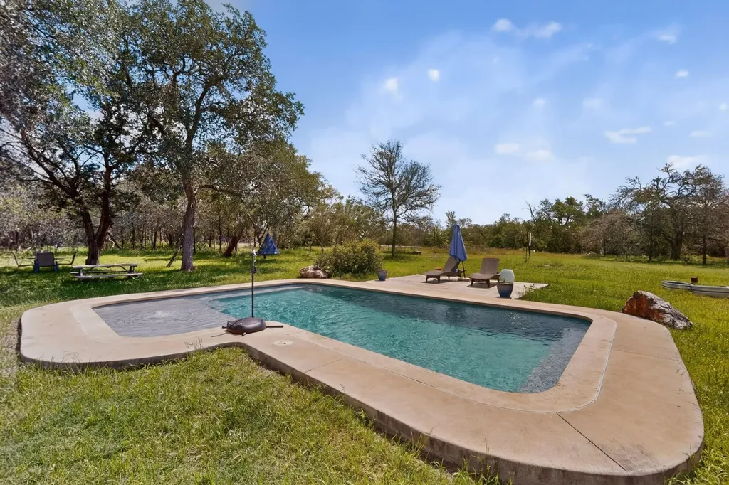 311 Oak Forest Cove Buda TX 78610