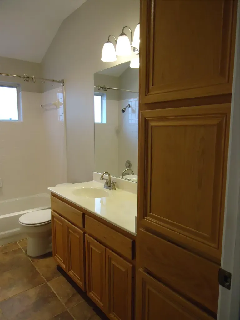 1404 Peachtree Valley Drive Round Rock TX 78681