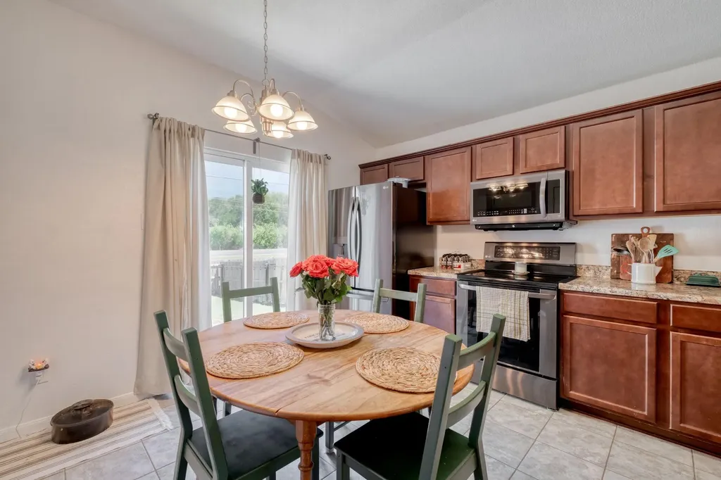 174 Falcon Drive Luling TX 78648