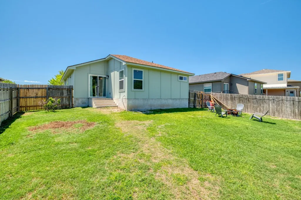 174 Falcon Drive Luling TX 78648