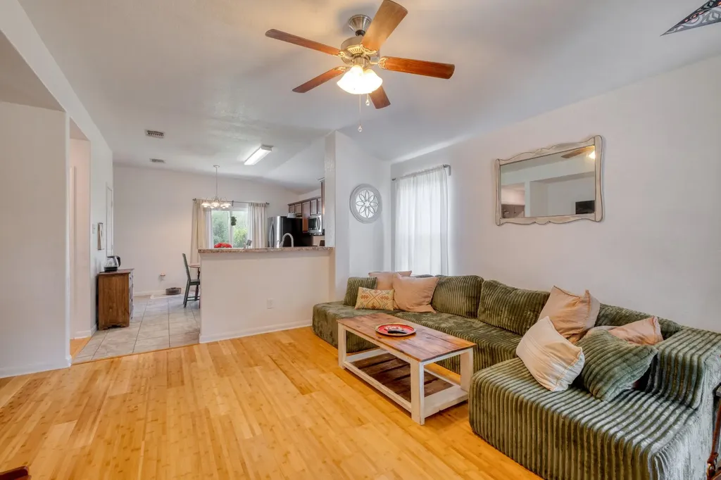 174 Falcon Drive Luling TX 78648