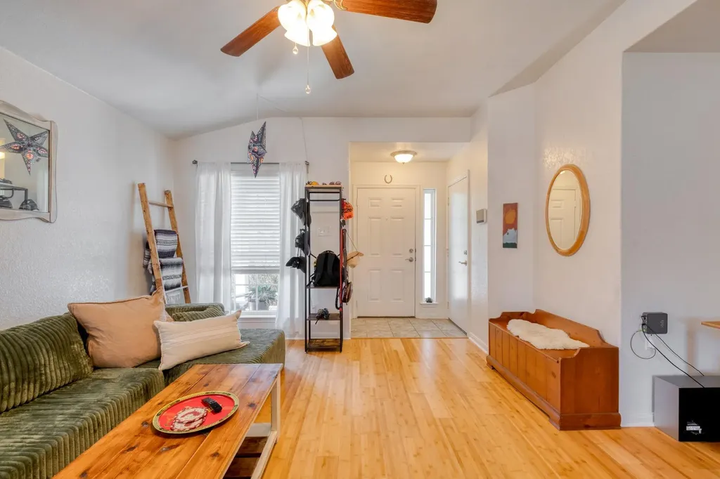 174 Falcon Drive Luling TX 78648