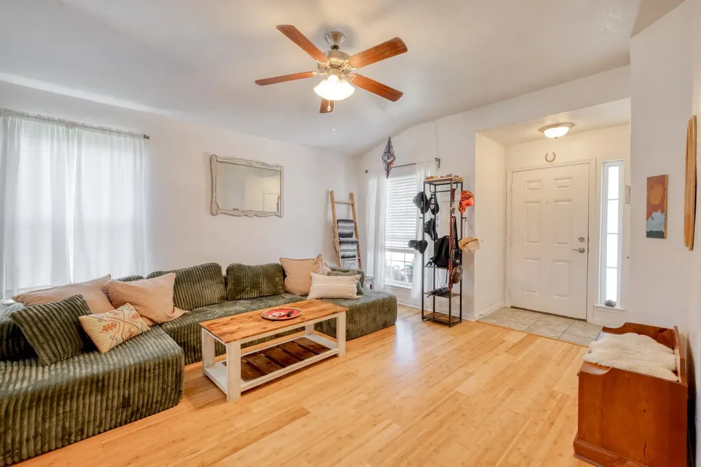 174 Falcon Drive Luling TX 78648