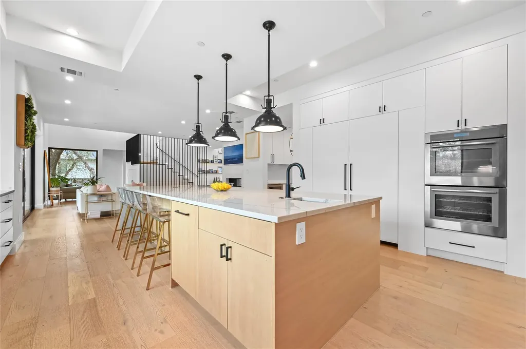 308 Briarwood Trail Austin TX 78746