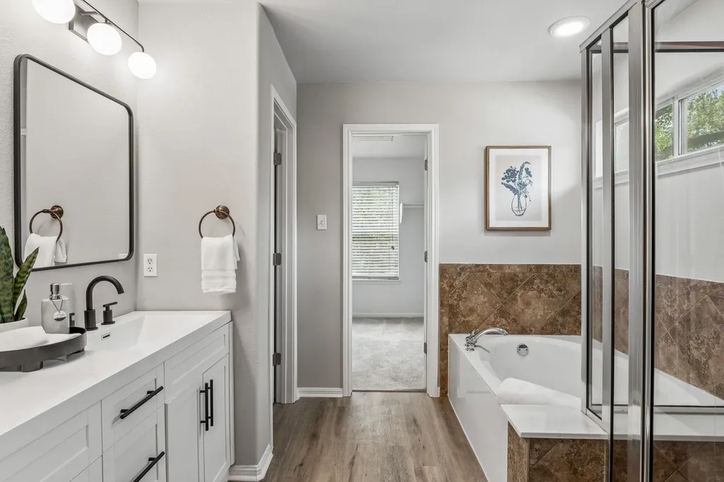 391 Middle Creek Buda TX 78610