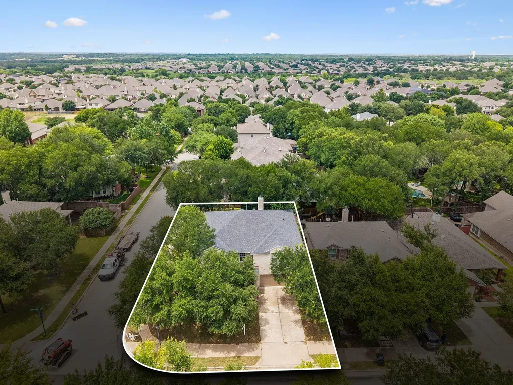 391 Middle Creek Buda TX 78610
