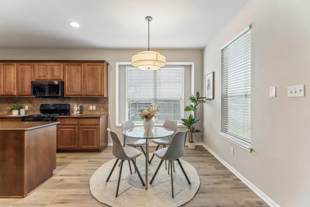 391 Middle Creek Buda TX 78610