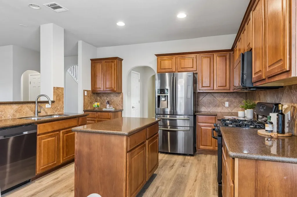 391 Middle Creek Buda TX 78610