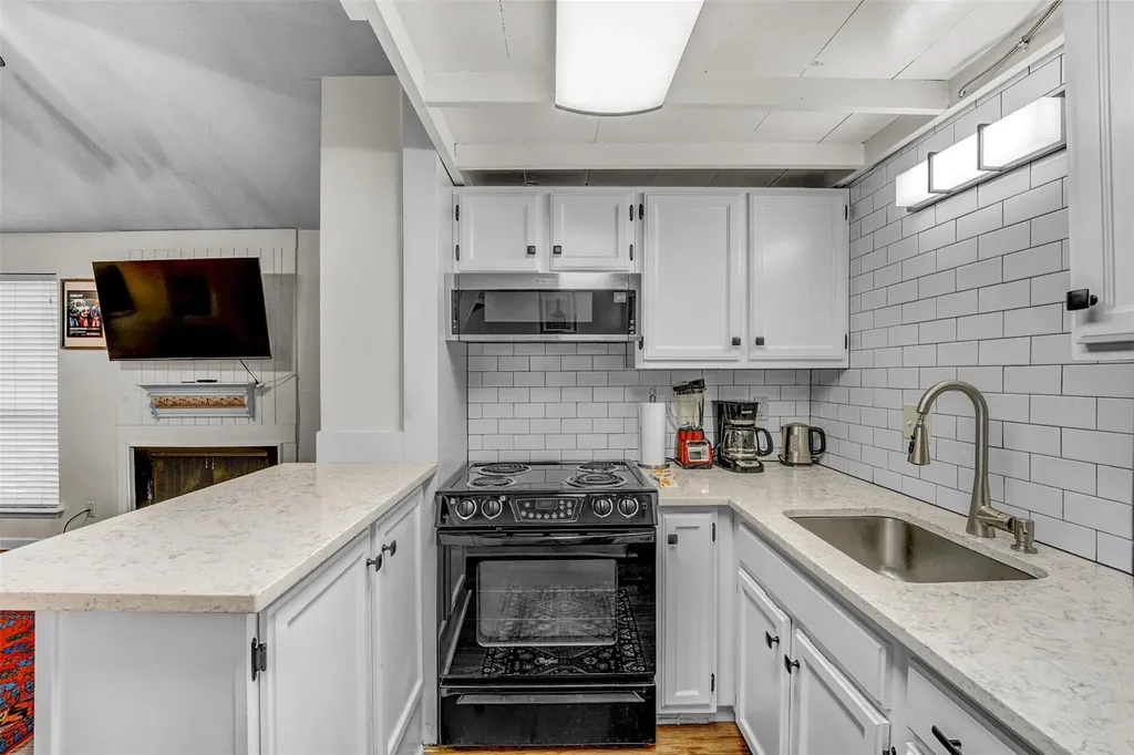 1000 W 26th Street Austin TX 78705