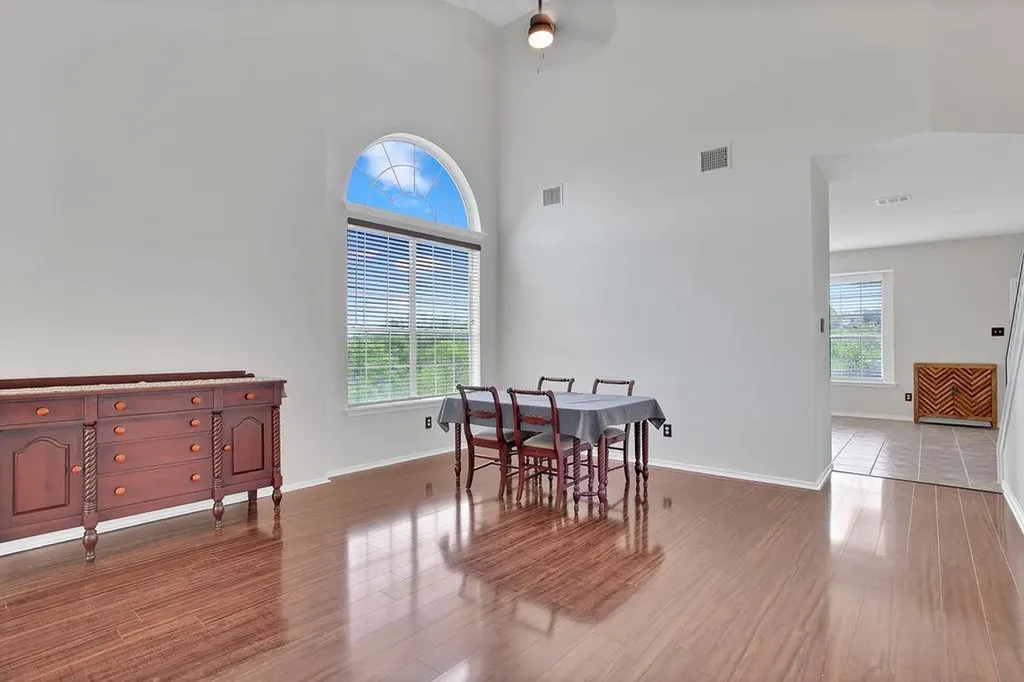 10720 Finsbury Drive Austin TX 78748