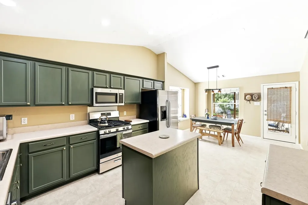 141 Morrell Kyle TX 78640