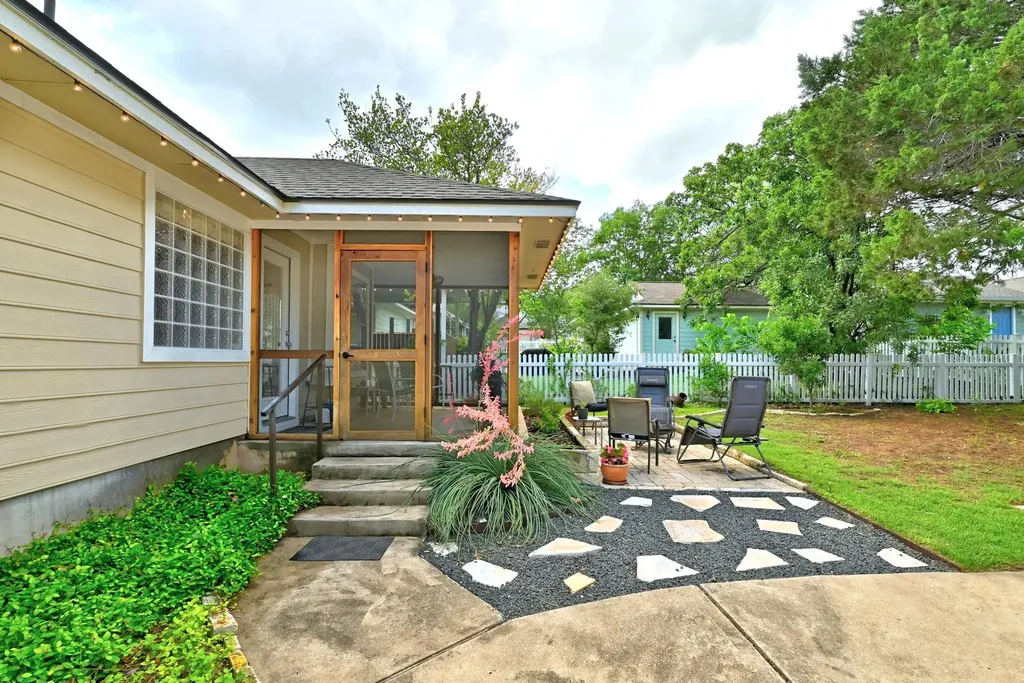 141 Morrell Kyle TX 78640