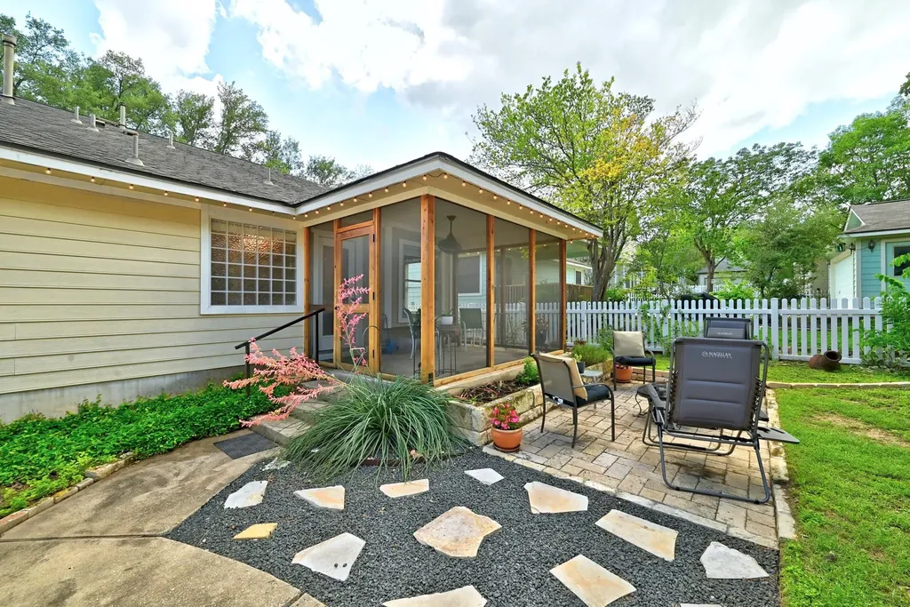 141 Morrell Kyle TX 78640