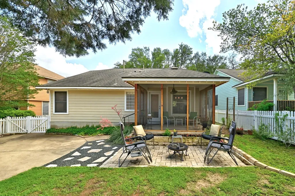 141 Morrell Kyle TX 78640