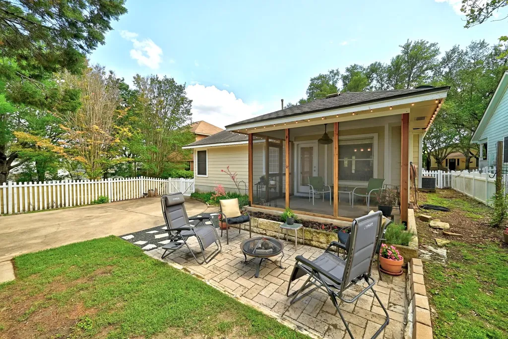 141 Morrell Kyle TX 78640