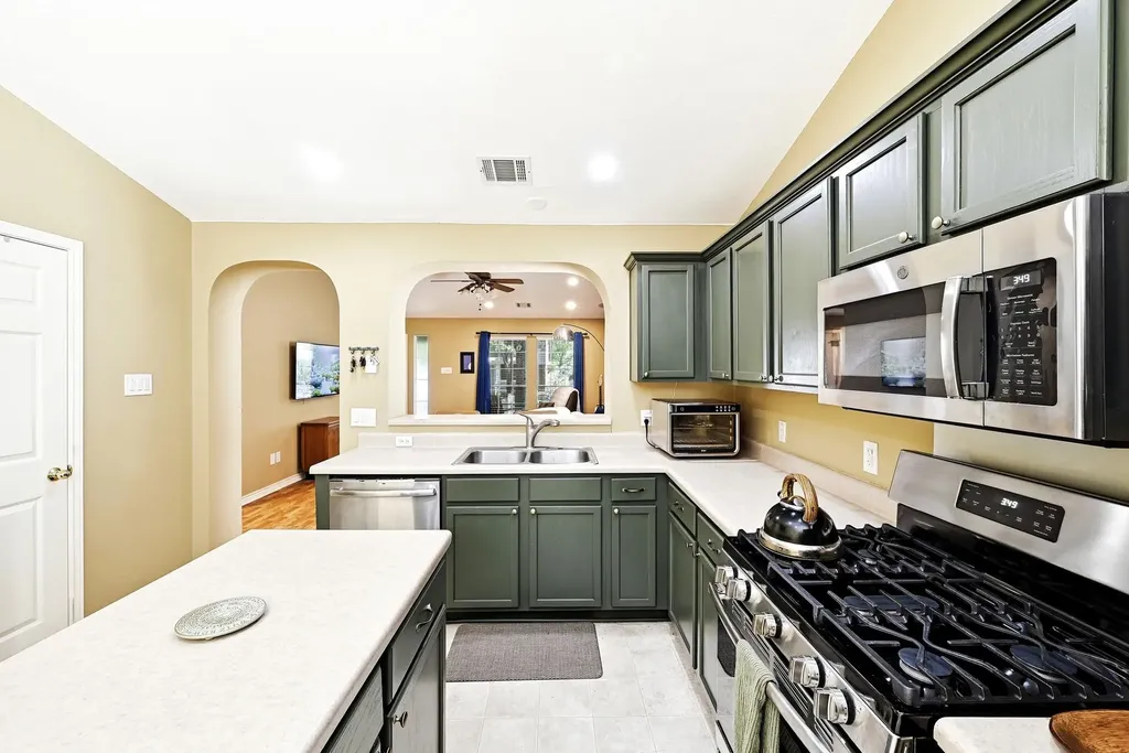 141 Morrell Kyle TX 78640