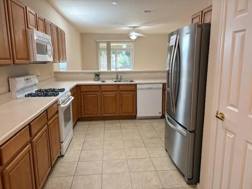 318 Crockett Loop Georgetown TX 78633