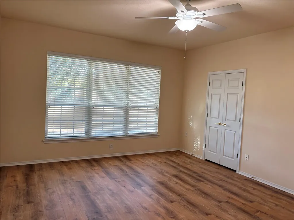 318 Crockett Loop Georgetown TX 78633
