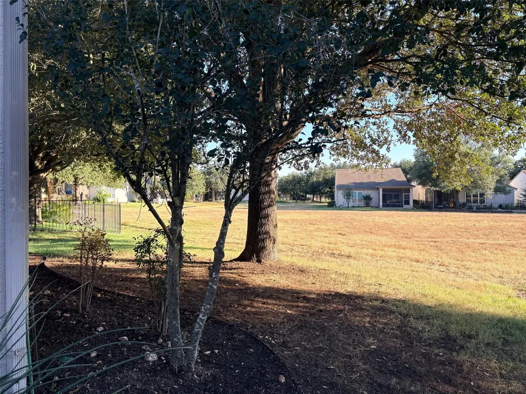 318 Crockett Loop Georgetown TX 78633