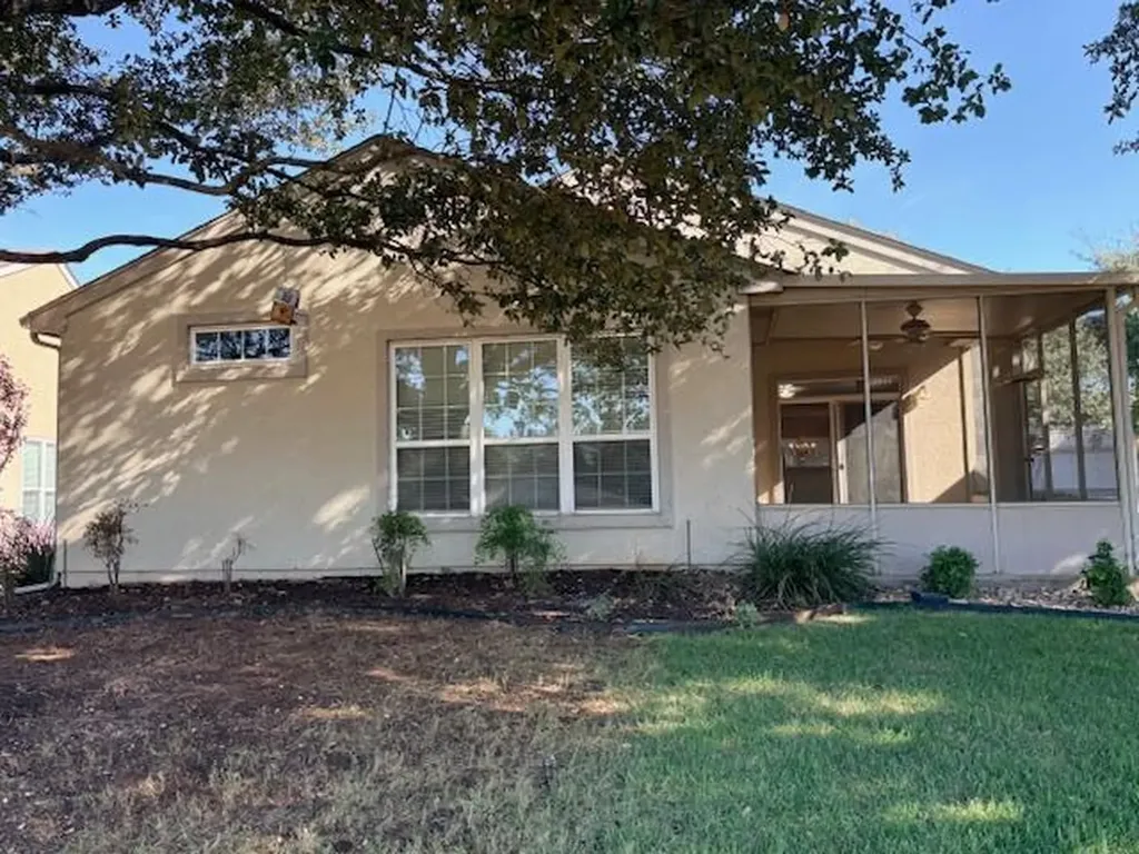 318 Crockett Loop Georgetown TX 78633