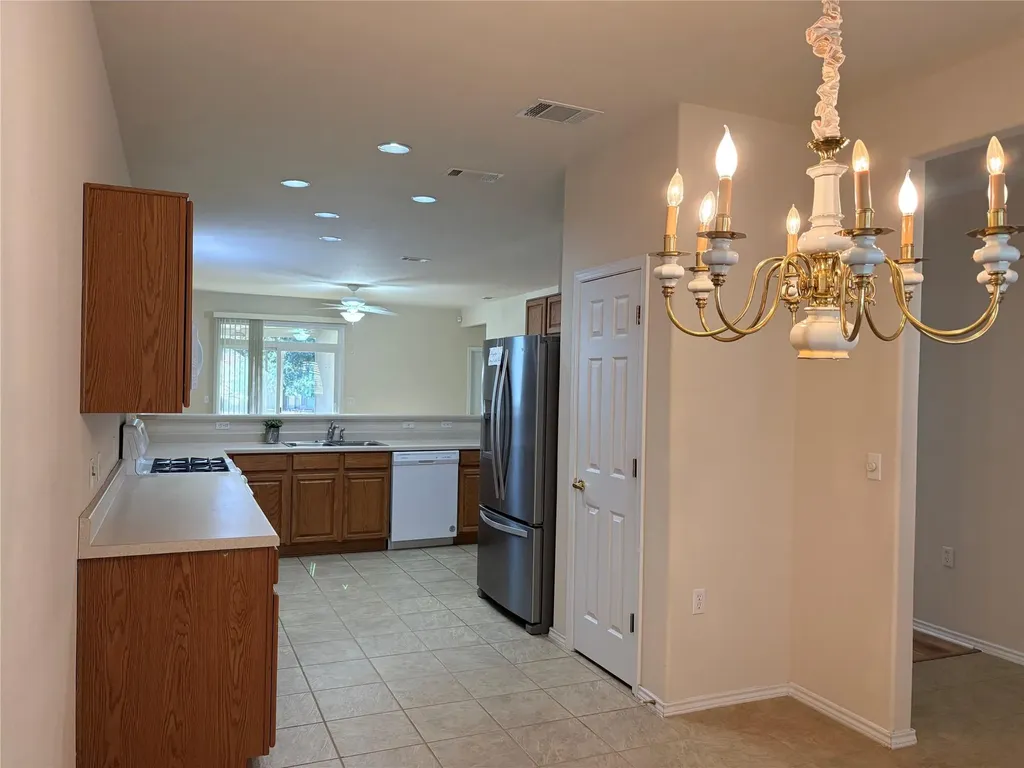 318 Crockett Loop Georgetown TX 78633