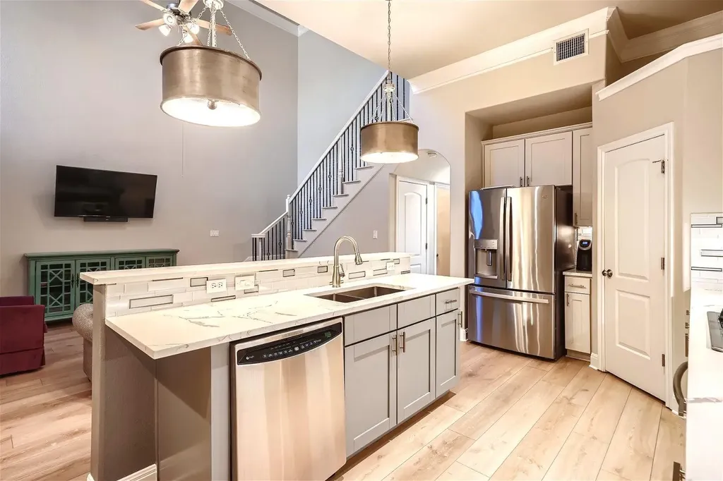 216 Sunrise Ridge Cove Austin TX 78738