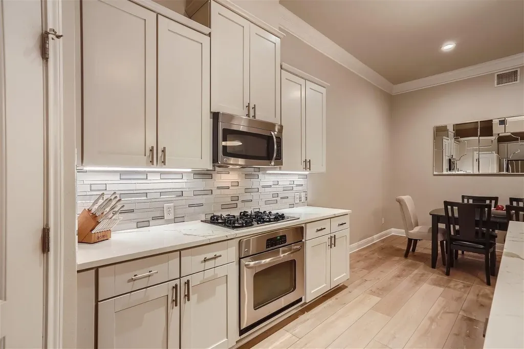 216 Sunrise Ridge Cove Austin TX 78738
