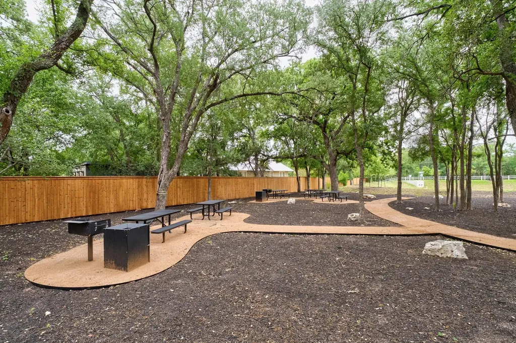 513 Burlington Drive Buda TX 78610
