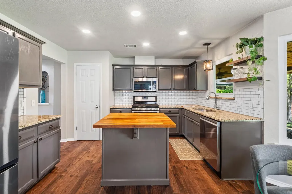 4008 Licorice Lane Austin TX 78728
