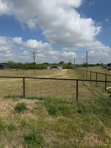 1235 Hoover Street Luling TX 78648