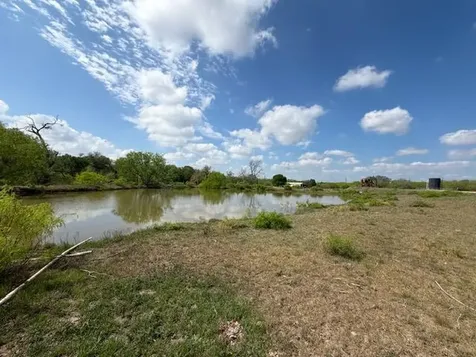 1235 Hoover Street Luling TX 78648