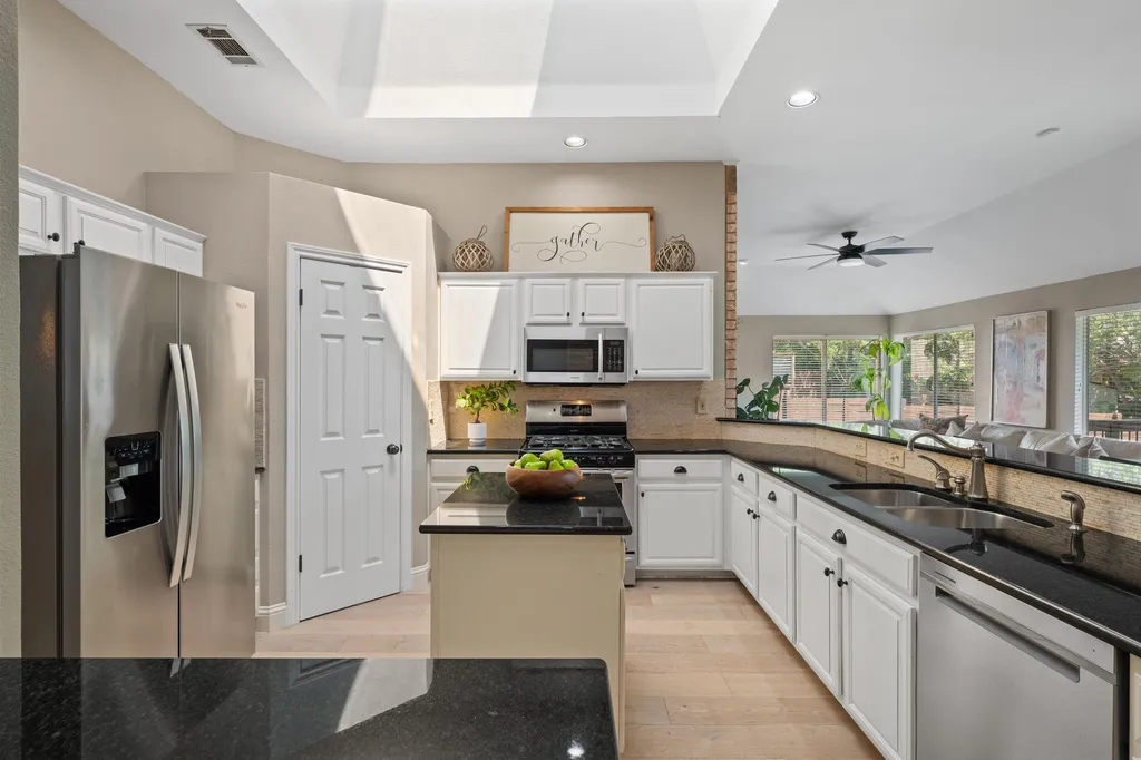 6104 Colina Lane Austin TX 78759