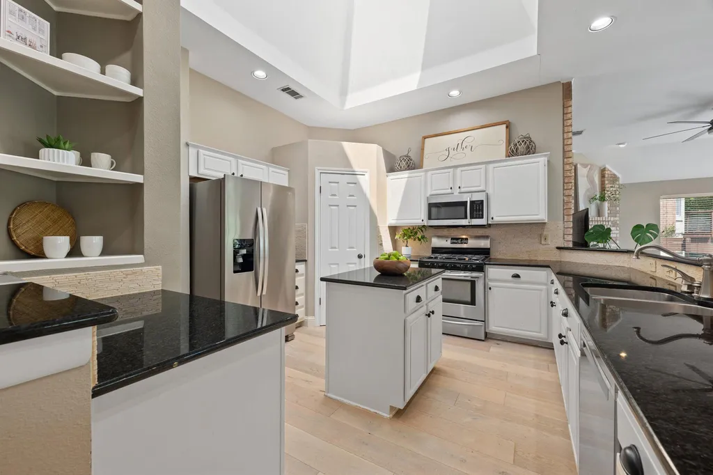 6104 Colina Lane Austin TX 78759