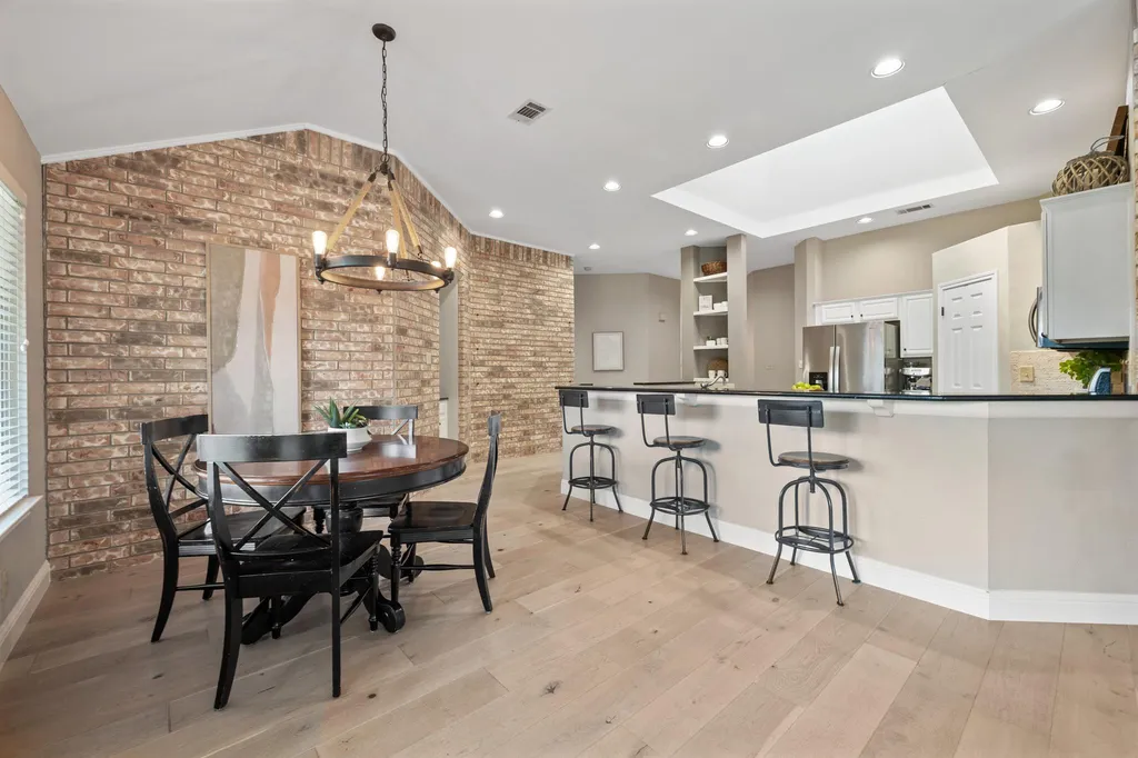 6104 Colina Lane Austin TX 78759