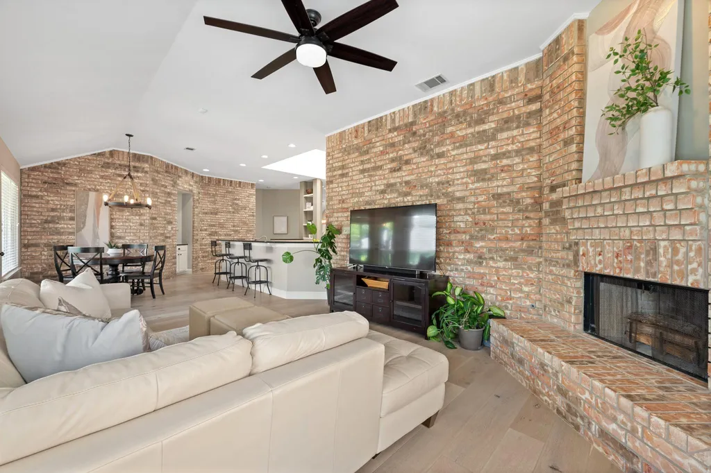 6104 Colina Lane Austin TX 78759