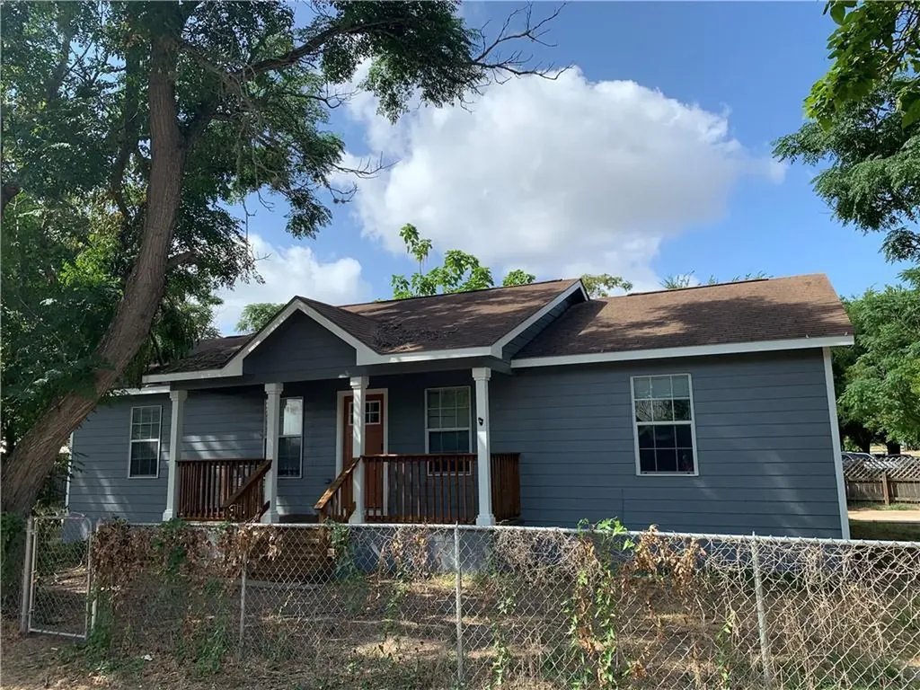 301 Taylor Street Smithville TX 78957