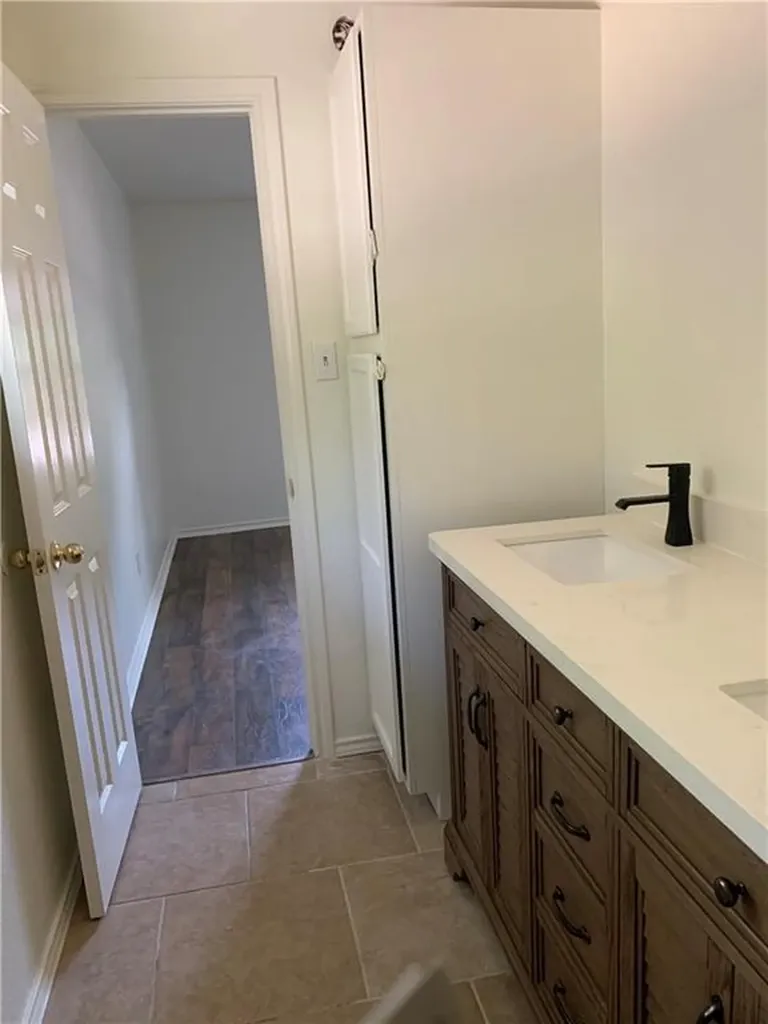 301 Taylor Street Smithville TX 78957