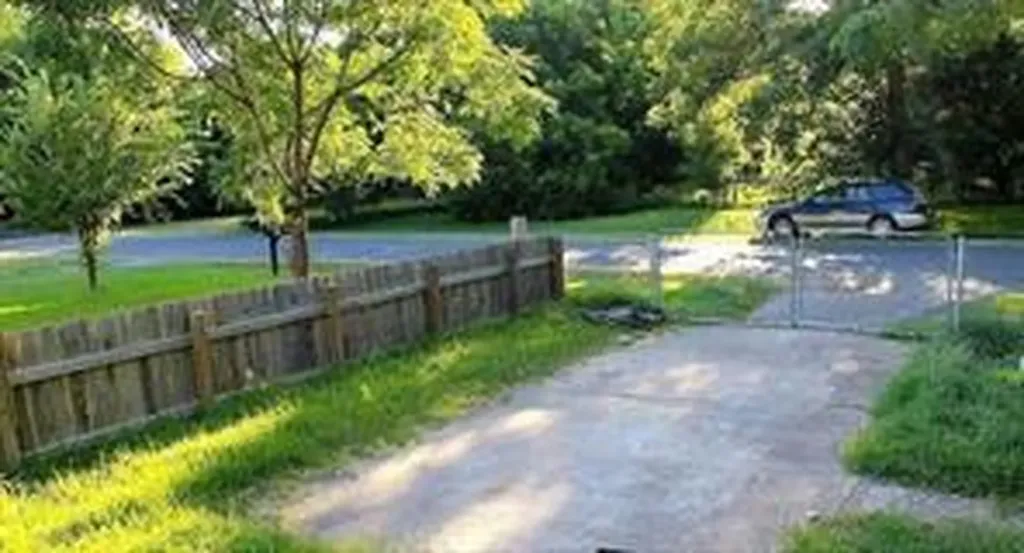301 Taylor Street Smithville TX 78957