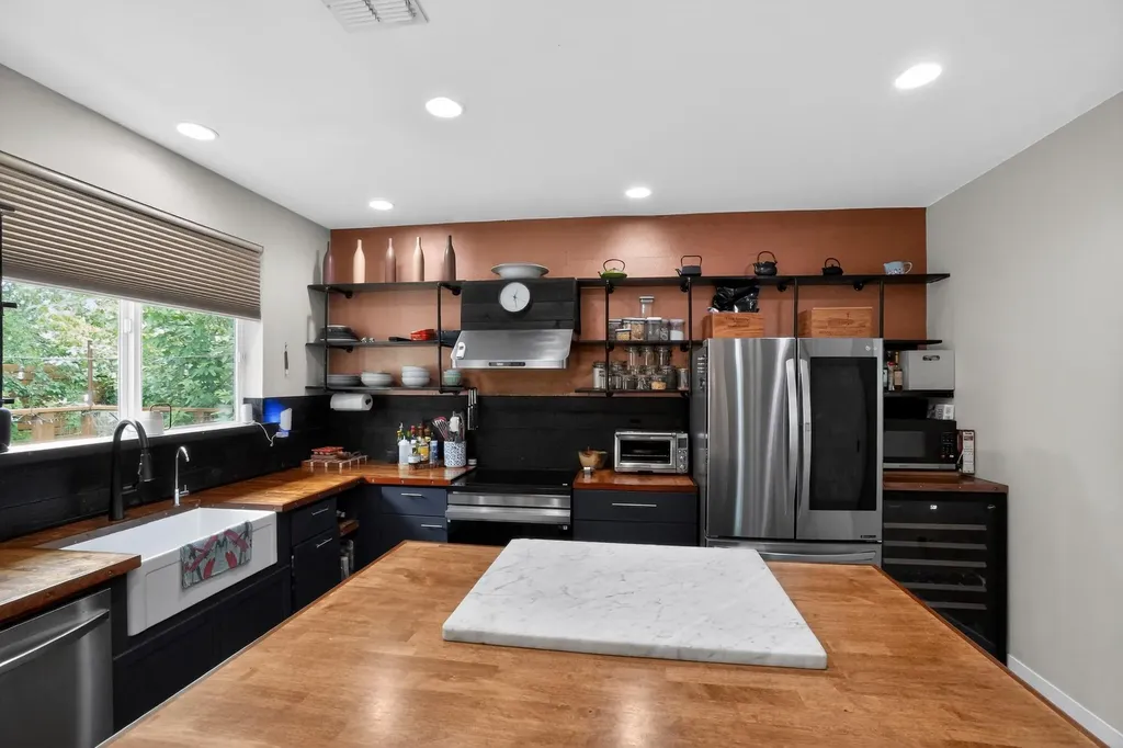 301 W Stassney Lane Austin TX 78745
