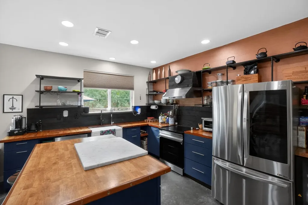 301 W Stassney Lane Austin TX 78745