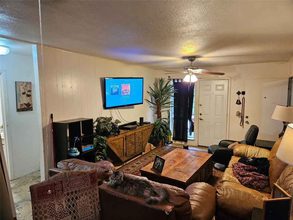 1909 Hearthside Drive Austin TX 78757