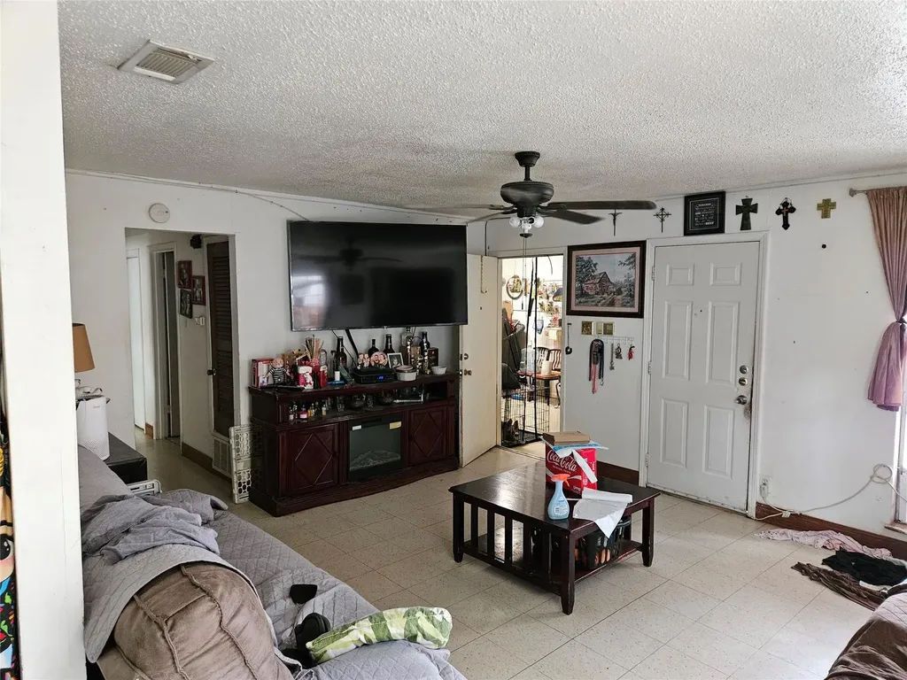 1909 Hearthside Drive Austin TX 78757