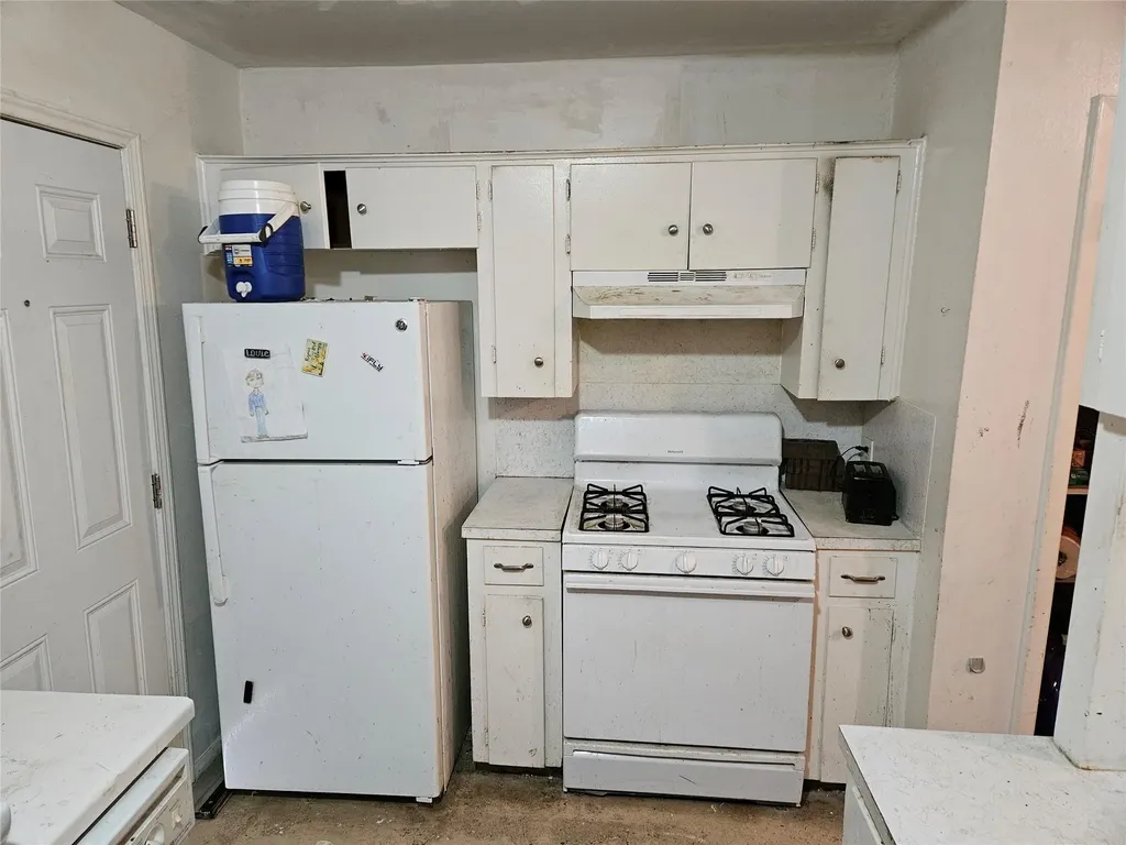 1909 Hearthside Drive Austin TX 78757