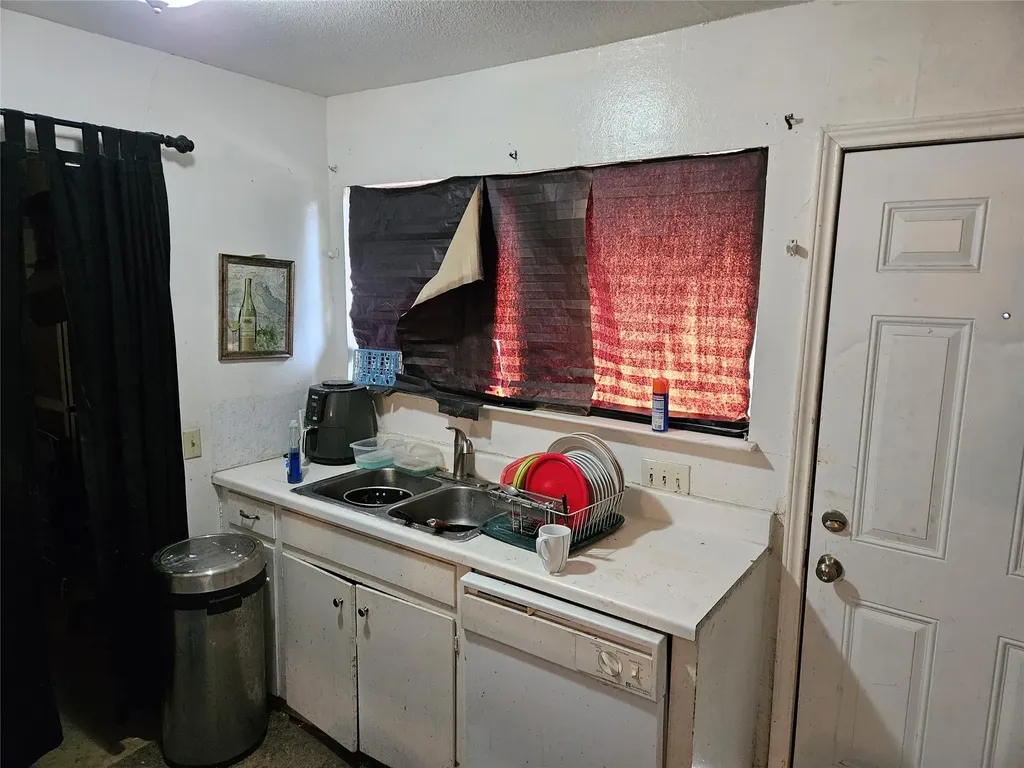 1909 Hearthside Drive Austin TX 78757