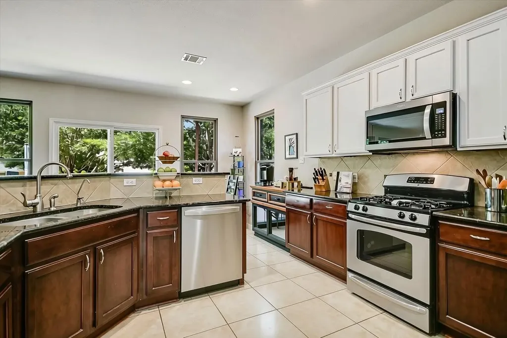 113 Fred Couples Drive Round Rock TX 78664