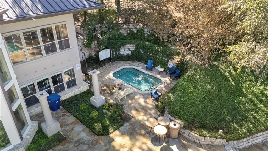 6000 Shepherd Mountain Cove Austin TX 78730