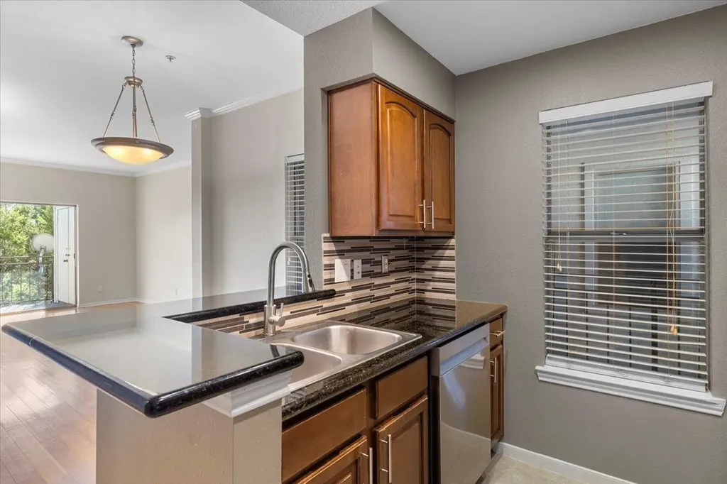 6000 Shepherd Mountain Cove Austin TX 78730