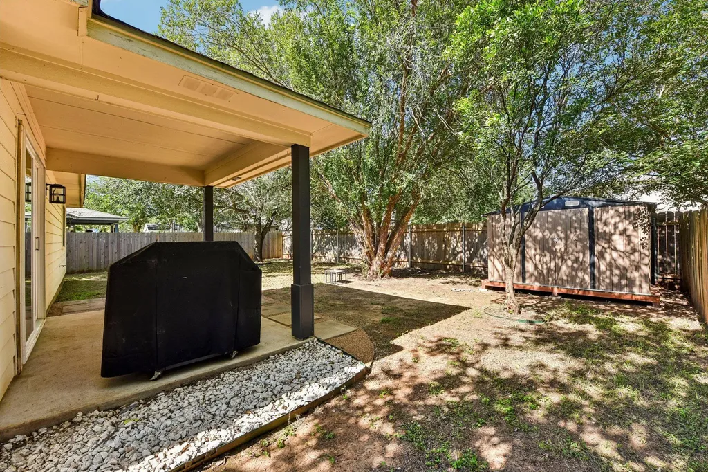 170 Kates Cove Buda TX 78610